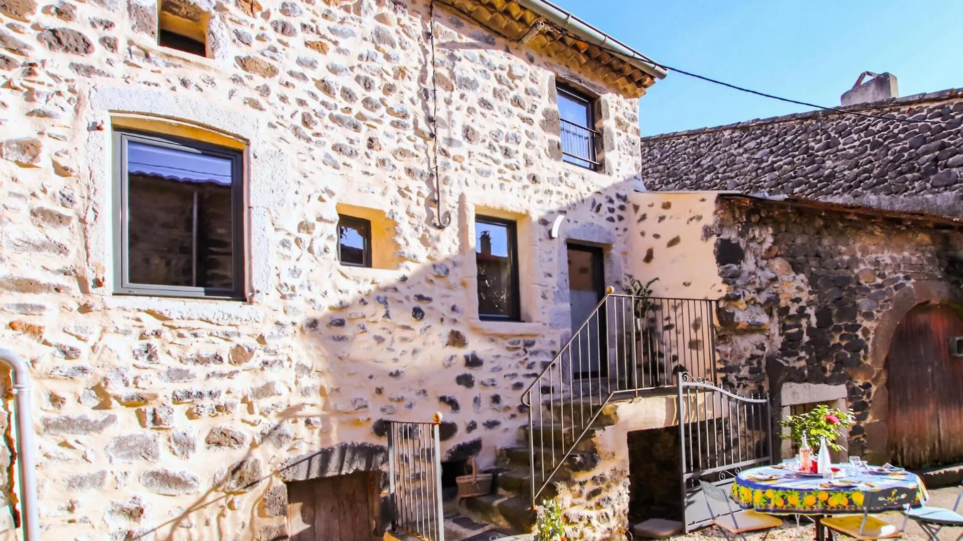 Holiday home Beautiful Home In Rochessauve With Wifi