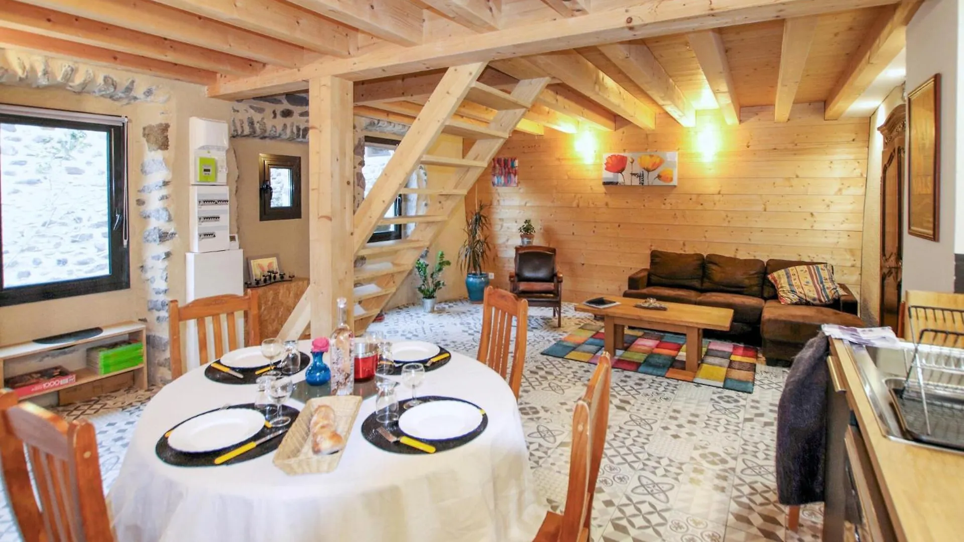 Beautiful Home In Rochessauve With Wifi